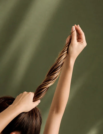 How to Reduce Hair Breakage Naturally: A Simple Routine