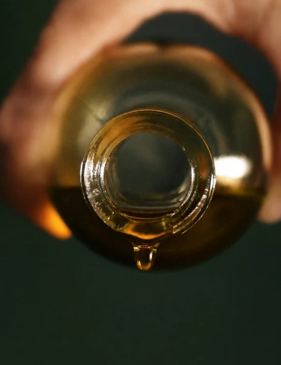 Jojoba Oil for Dry Hair: Your Complete User Guide